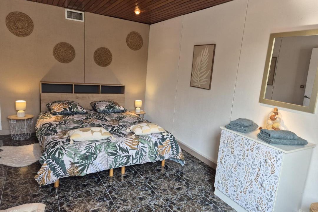 Photo of Bedroom in Saint-Aigulin