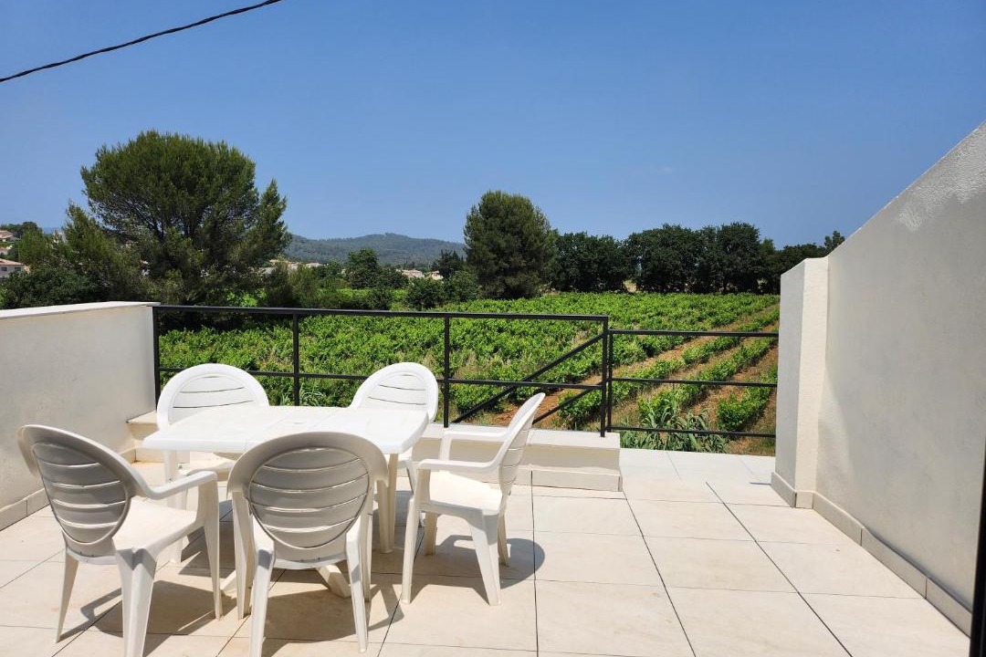 Photo of Patio Balcony in La Crau