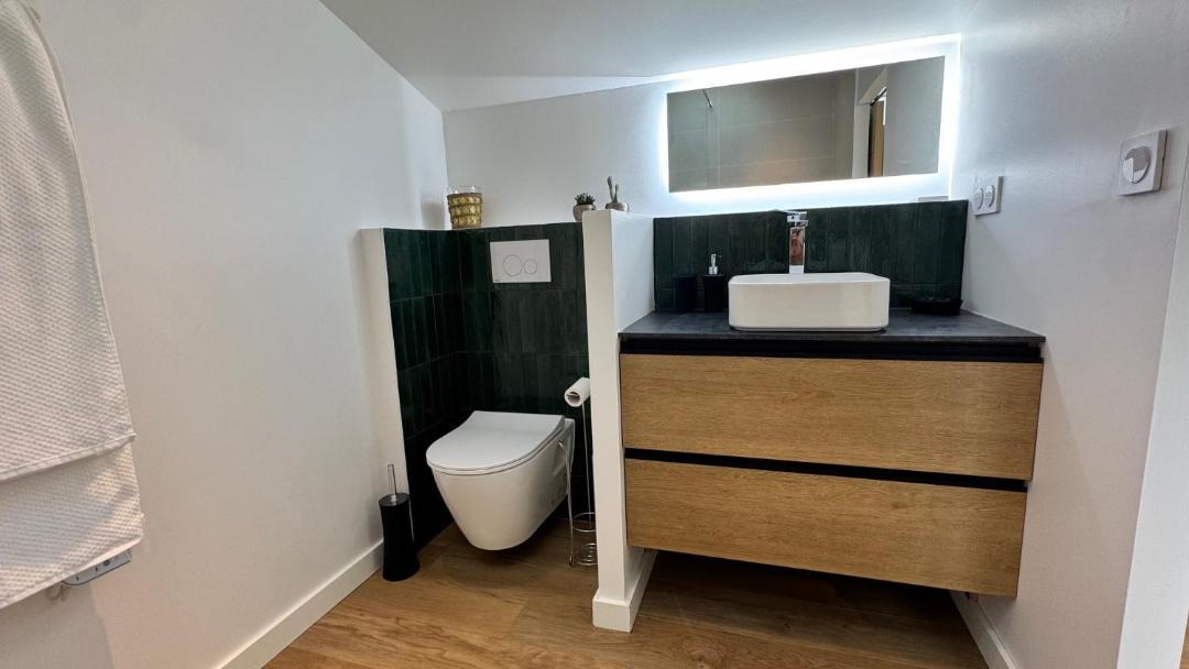Photo of Bathroom in Talence