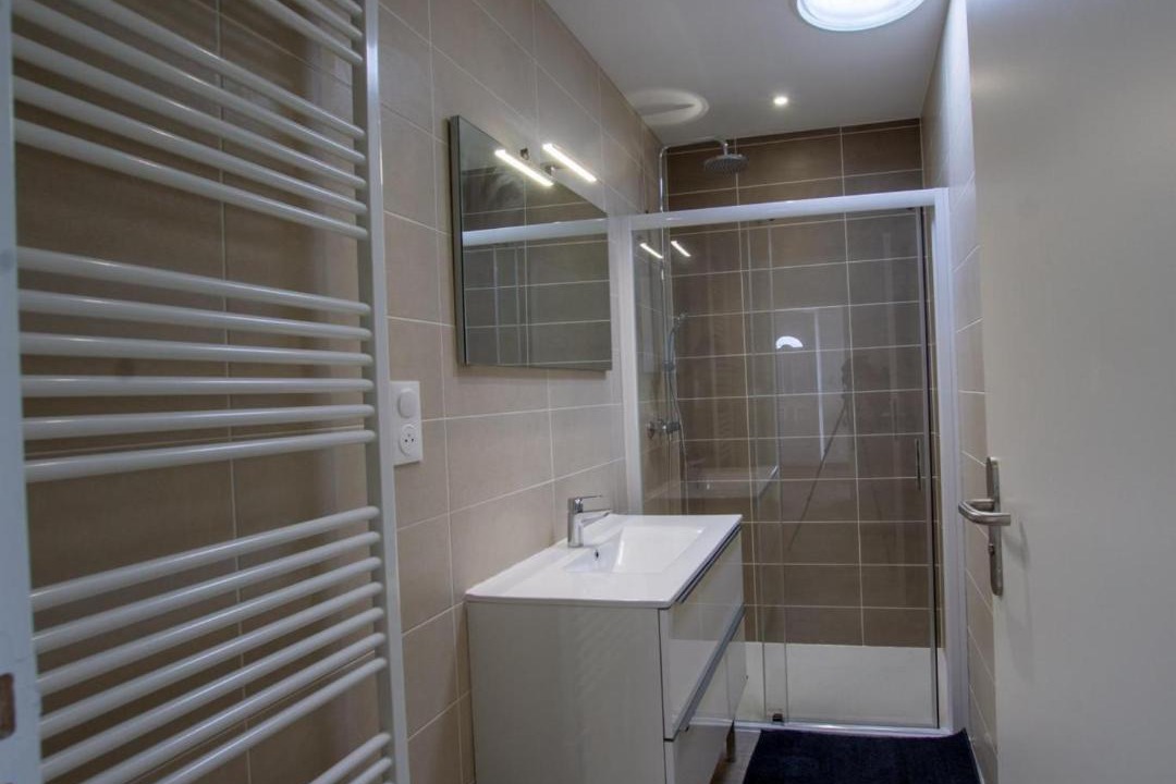 Photo of Bathroom in Saint-Mesmin