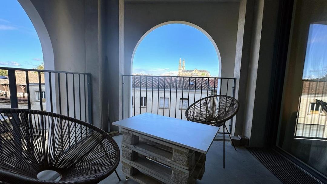 Photo of Patio Balcony in Saint Jean Station District