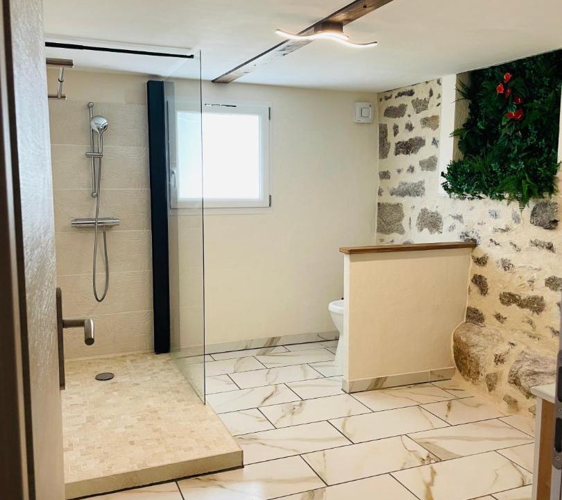 Photo of Bathroom in La Celle-sous-Gouzon
