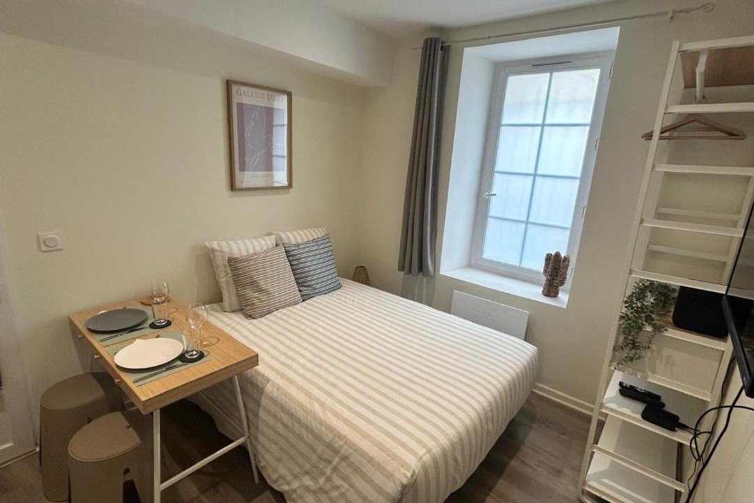 Photo of Bedroom in Libourne