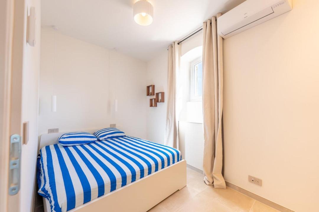 Photo of Bedroom in Chateauneuf-les-Martigues