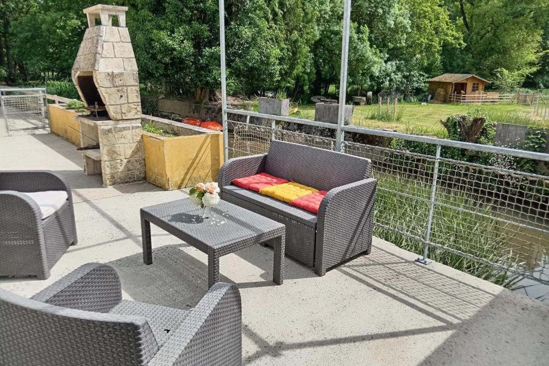 Photo of Patio Balcony in Saint-Maigrin
