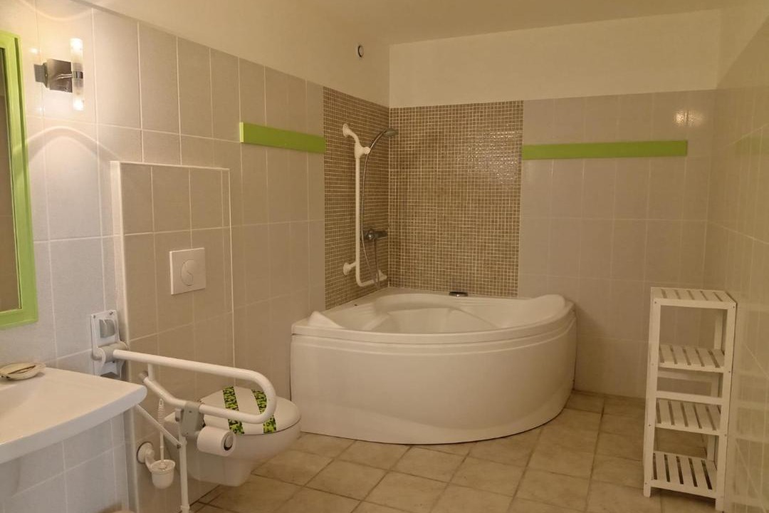 Photo of Bathroom in Saint-Maigrin