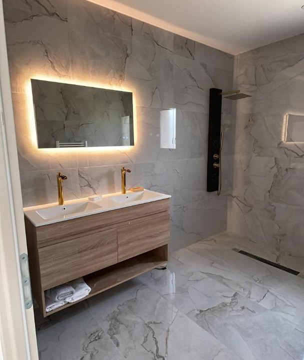 Photo of Bathroom in Creysse