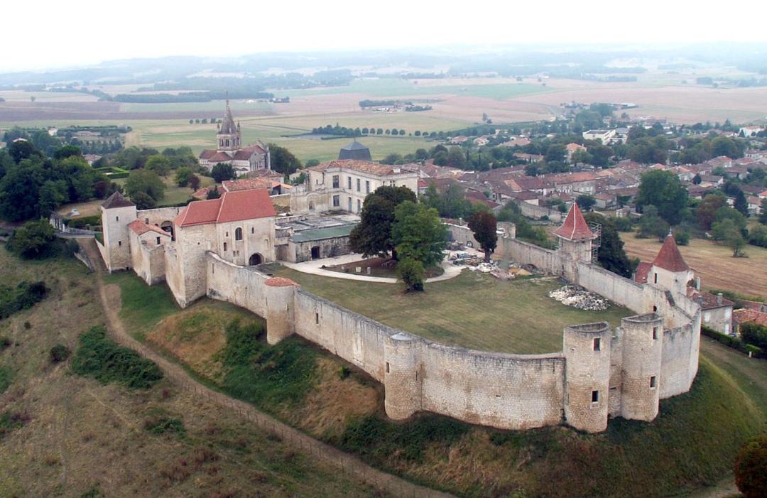 Photo of Buildings in Villebois-Lavalette
