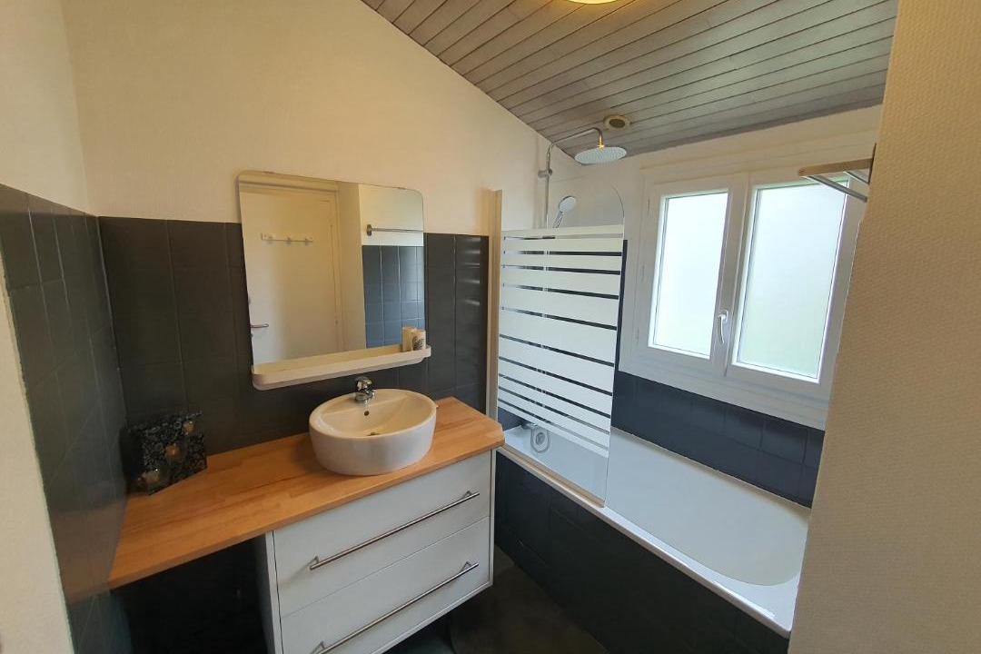 Photo of Bathroom in Casteljaloux