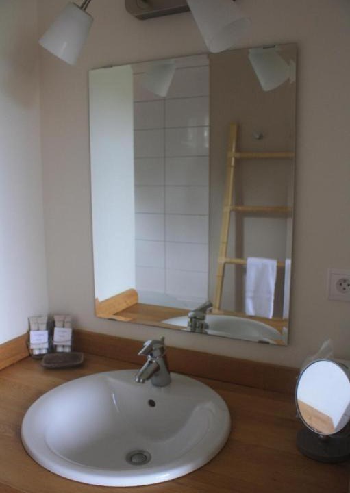 Photo of Bathroom in Messanges