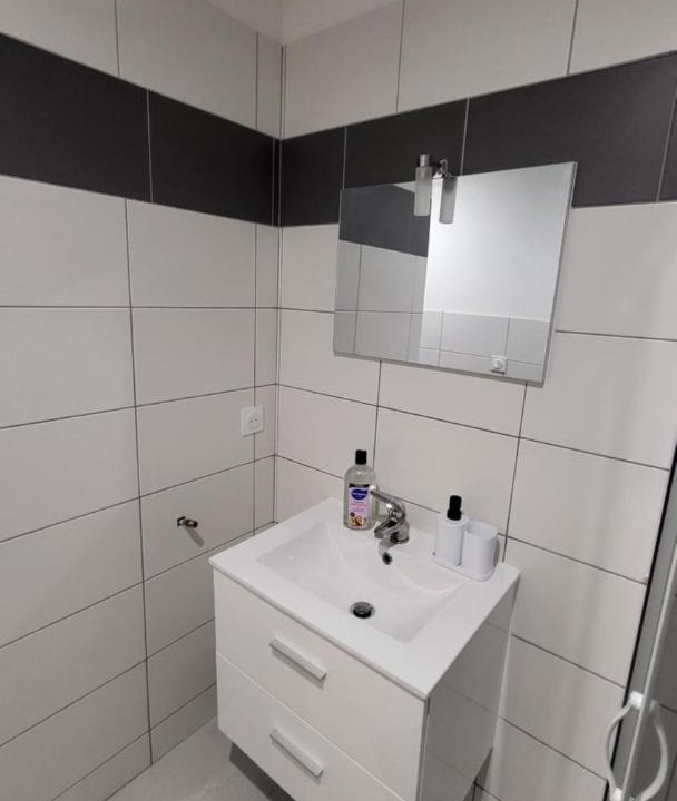 Photo of Bathroom in Prahecq