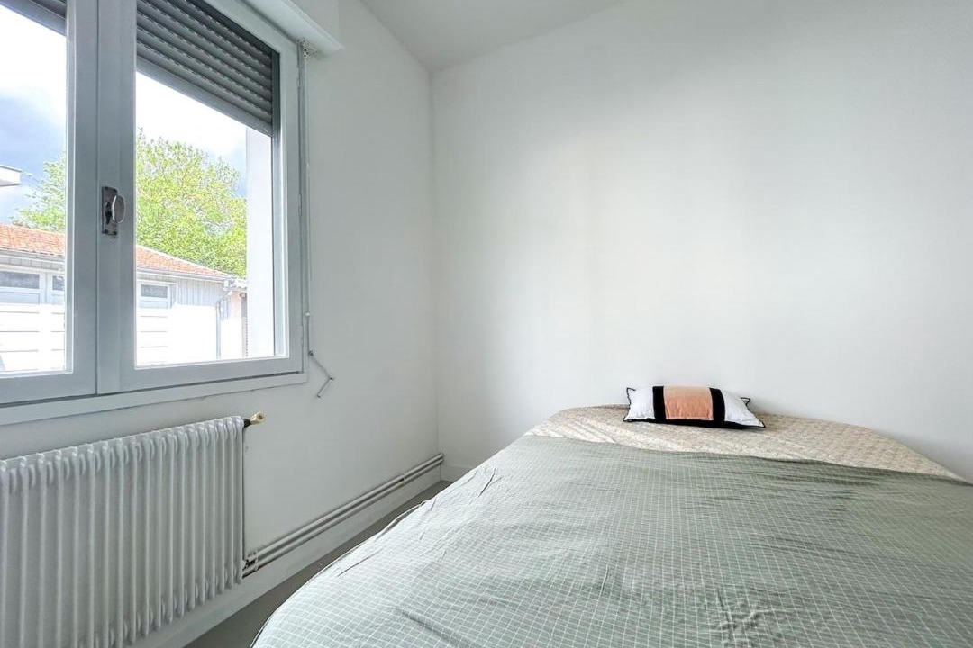 Photo of Bedroom in Lormont