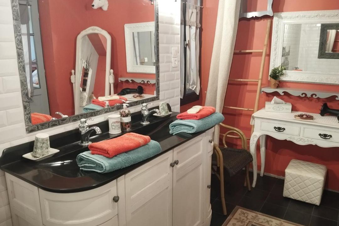 Photo of Bathroom in Clairac