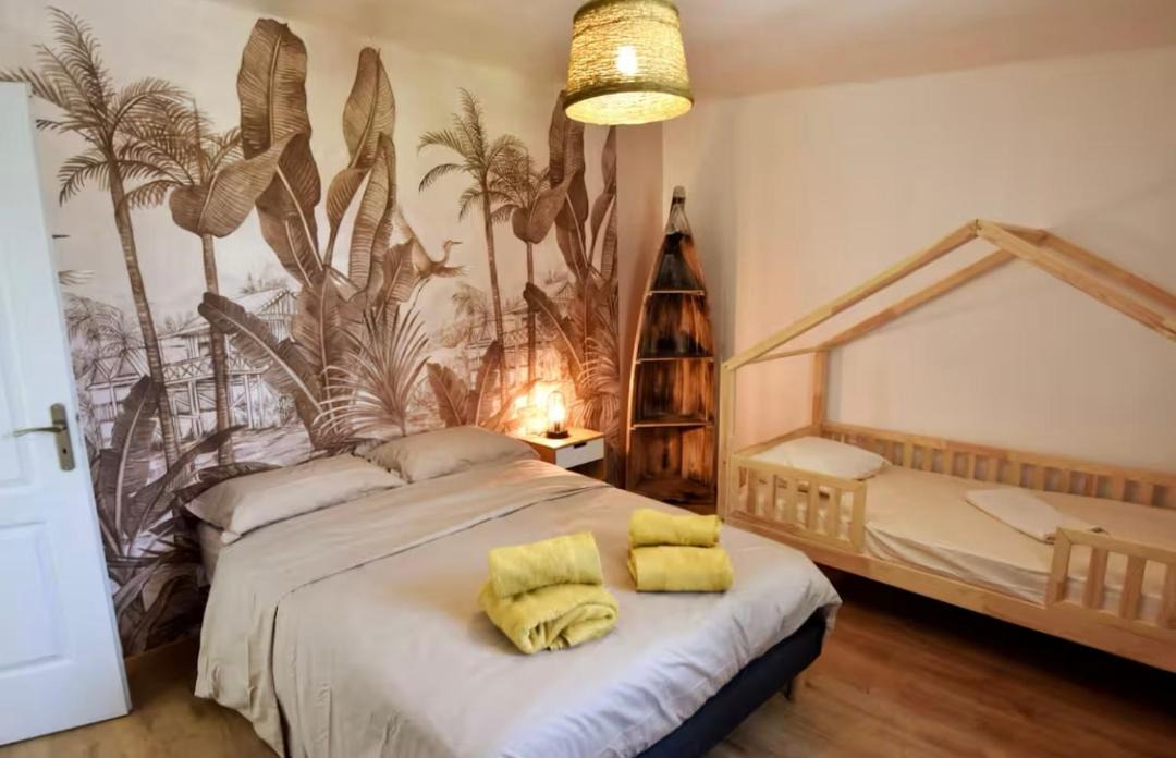 Photo of Bedroom in Reaup-Lisse
