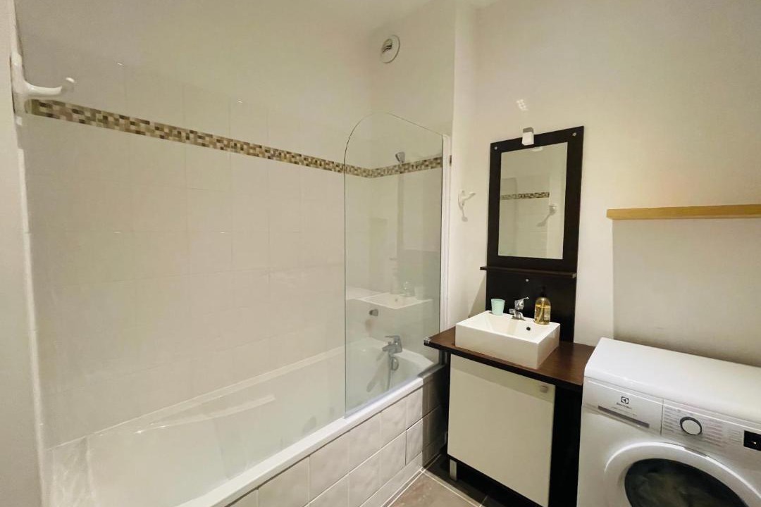 Photo of Bathroom in Saint-Jean-d'Angely