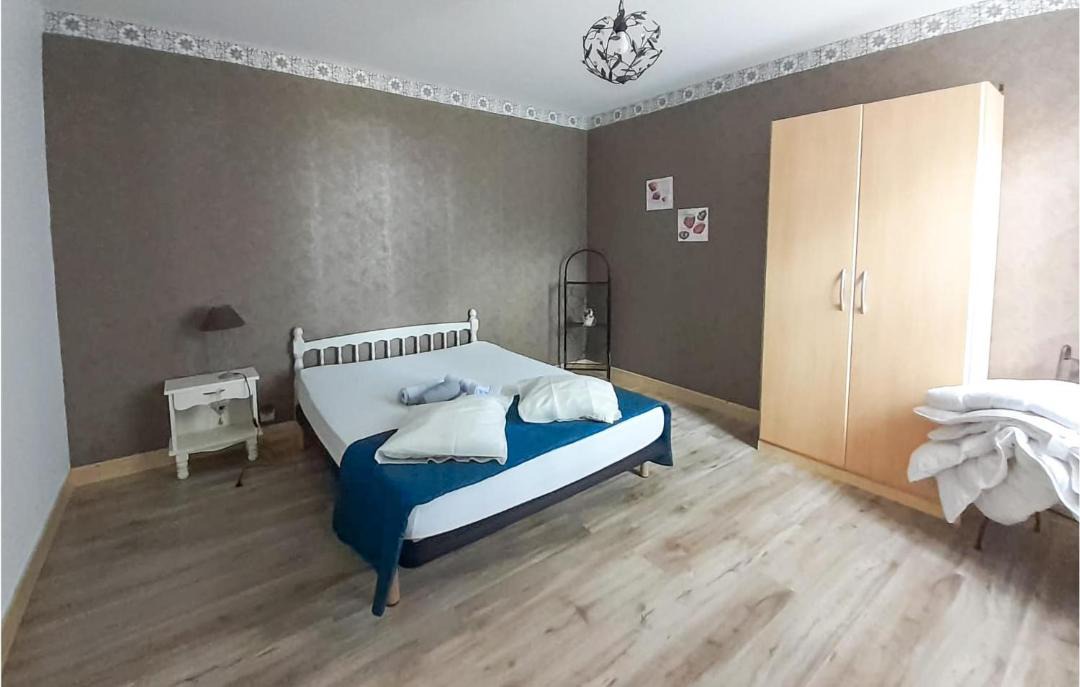 Photo of Bedroom in Lavardac