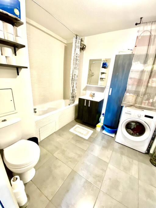 Photo of Bathroom in Cenon