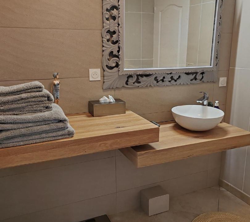 Photo of Bathroom in Teuillac