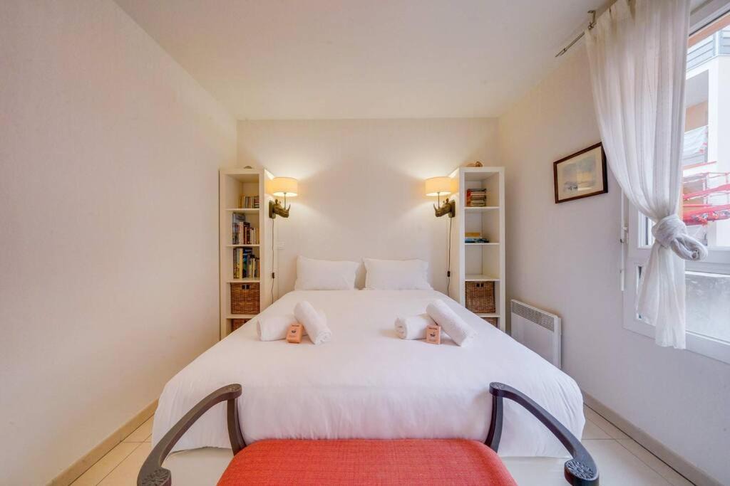 Photo of Bedroom in Libourne