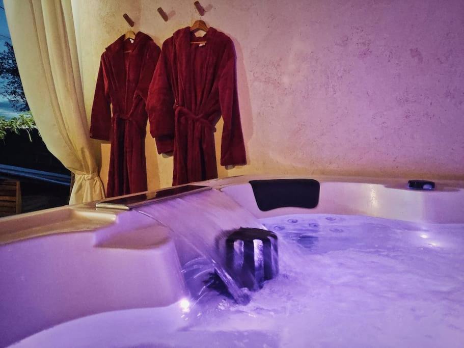 Photo of Bathroom in Le Lardin-Saint-Lazare