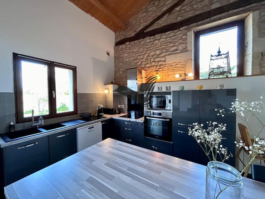 Photo of Kitchen in Moeze