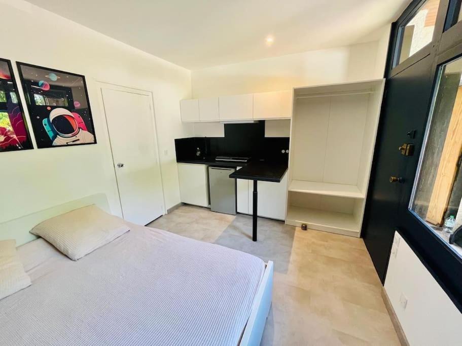 Photo of Bedroom in Chasseneuil-du-Poitou