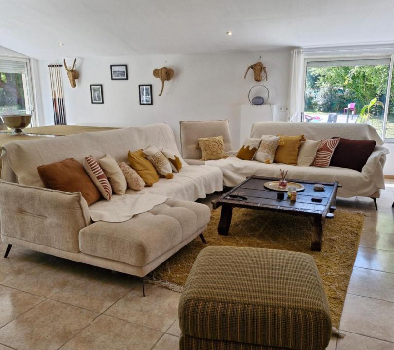 Photo of Livingroom in Etauliers