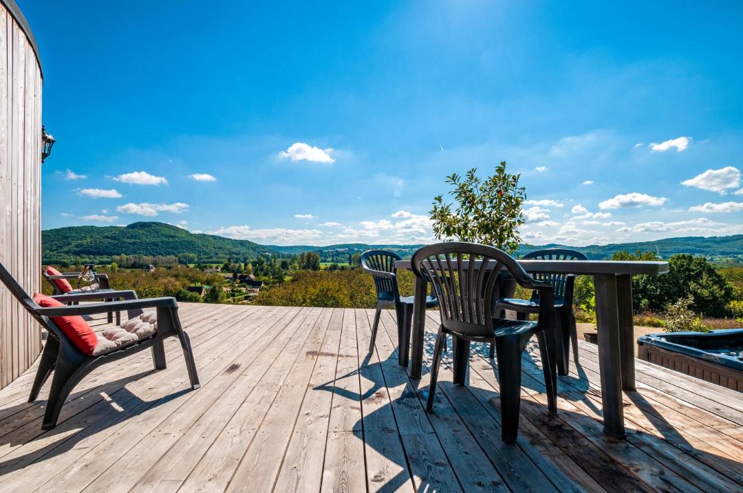 Photo of Patio Balcony in Saint-Vincent-de-Cosse