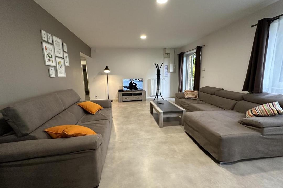 Photo of Livingroom in Arjuzanx