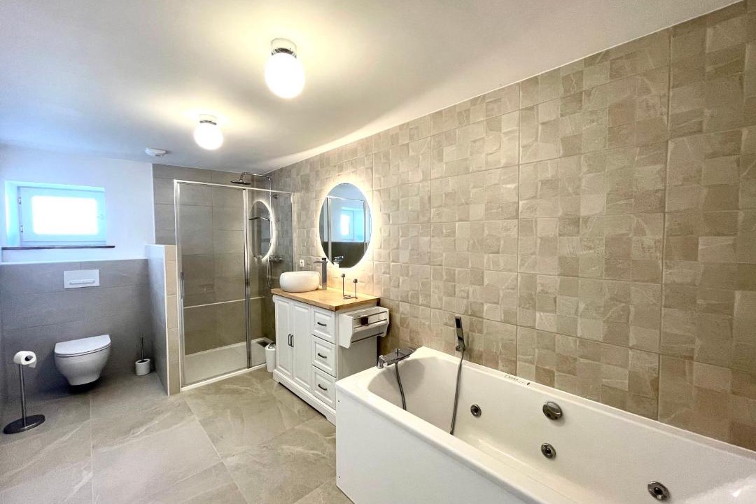 Photo of Bathroom in Saint-Jean-d'Angely