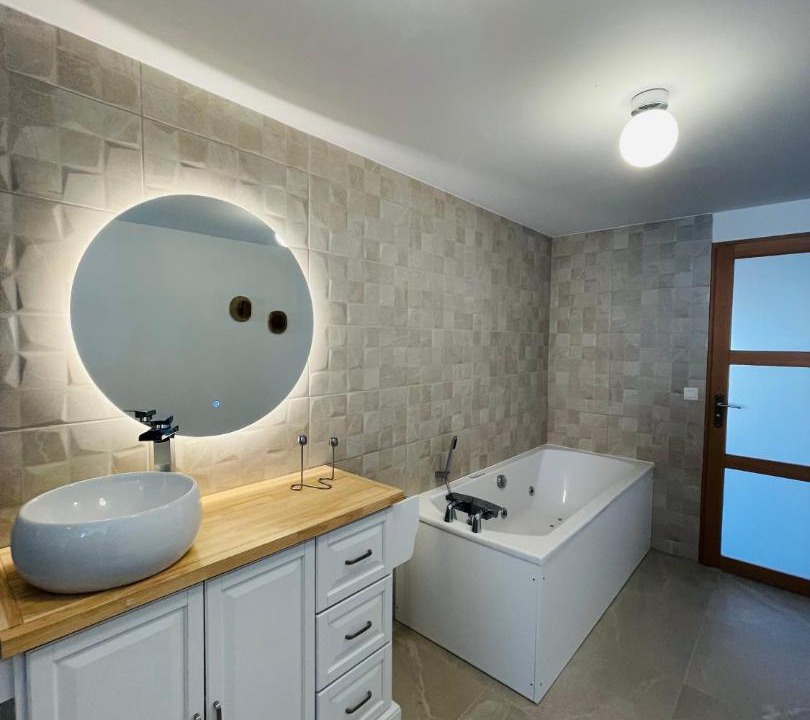 Photo of Bathroom in Saint-Jean-d'Angely