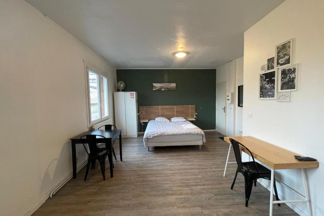 Photo of Bedroom in Libourne