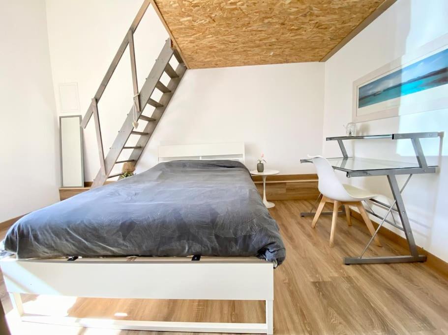 Photo of Bedroom in Le Revest-les-Eaux