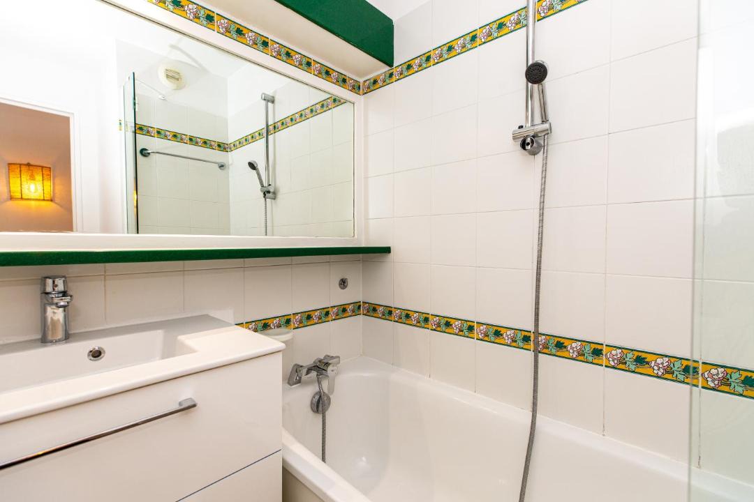 Photo of Bathroom in Behobie