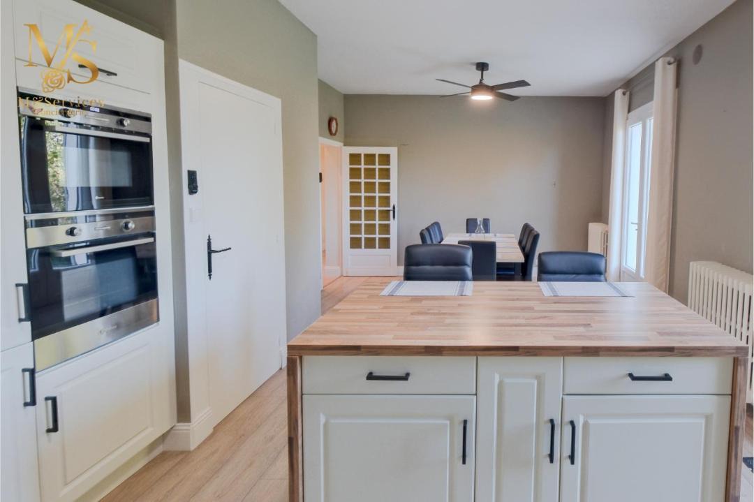 Photo of Kitchen in Saint-Georges-de-Montclard