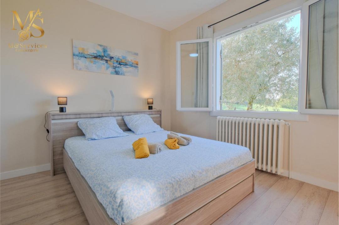 Photo of Bedroom in Saint-Georges-de-Montclard