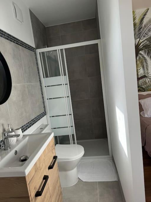 Photo of Bathroom in Lagord