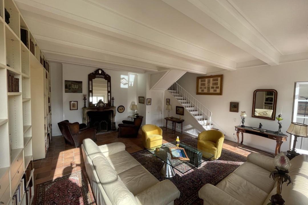 Photo of Livingroom in Prado-Perier
