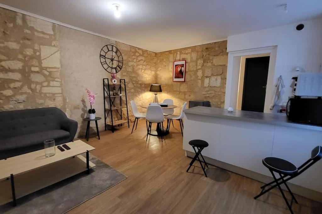 Photo of Livingroom in Saint-Andre-de-Cubzac