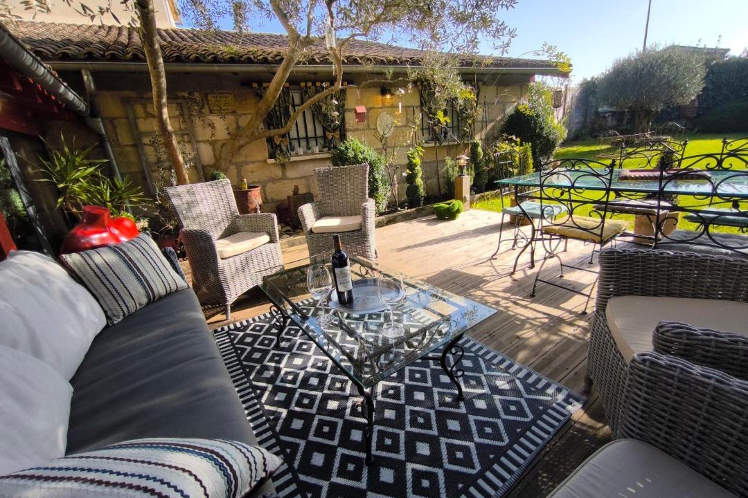 Photo of Patio Balcony in Saint-Emilion