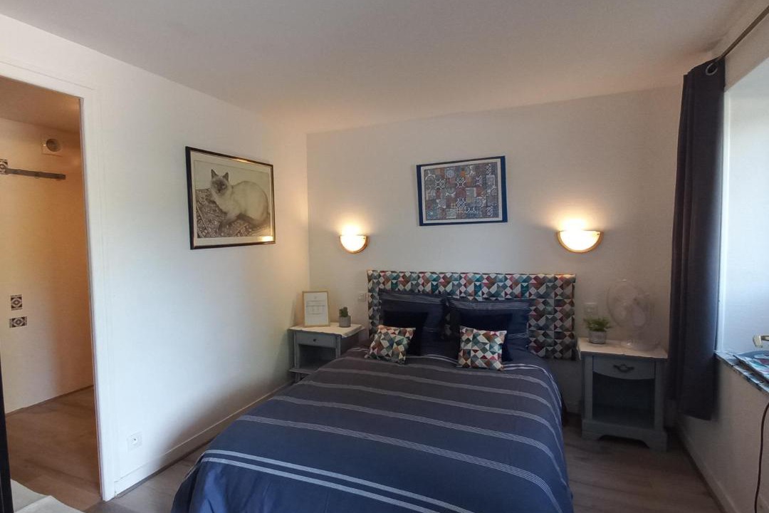 Photo of Bedroom in Genouille