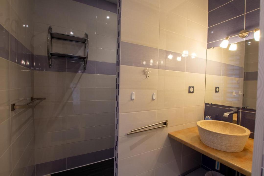 Photo of Bathroom in Saint-Pierre-de-Chignac