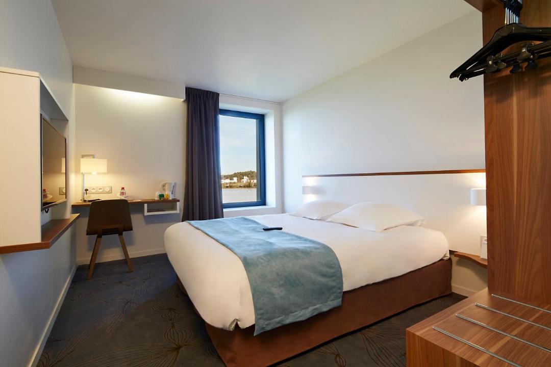 Photo of Bedroom in Begles