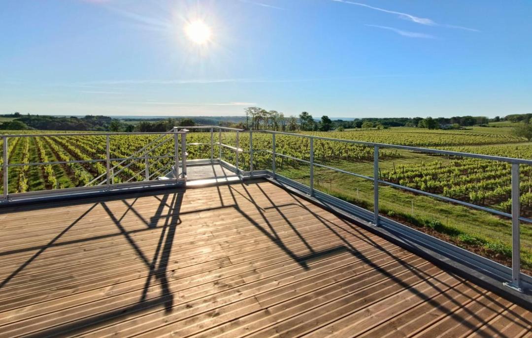 Photo of Patio Balcony in Belves-de-Castillon