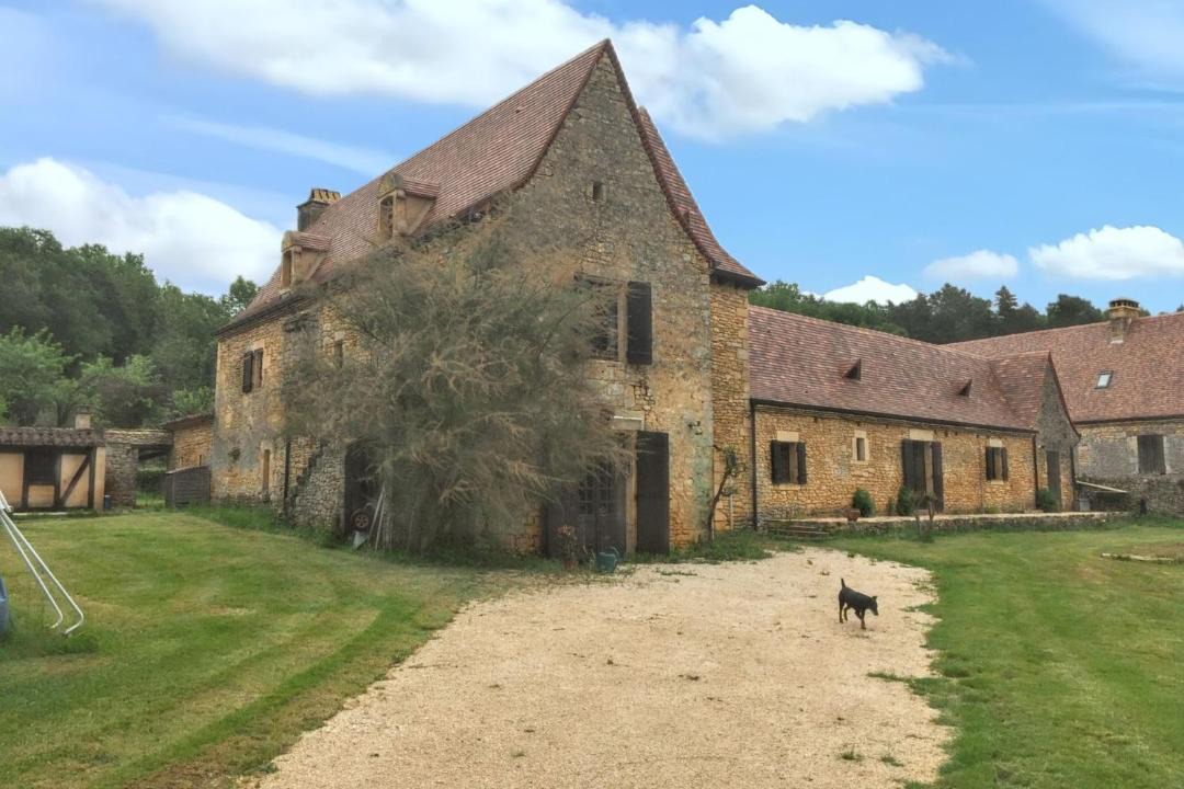 Photo of Buildings in Marquay