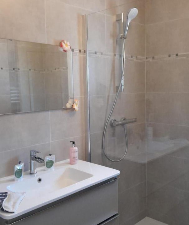 Photo of Bathroom in Saint-Cybardeaux