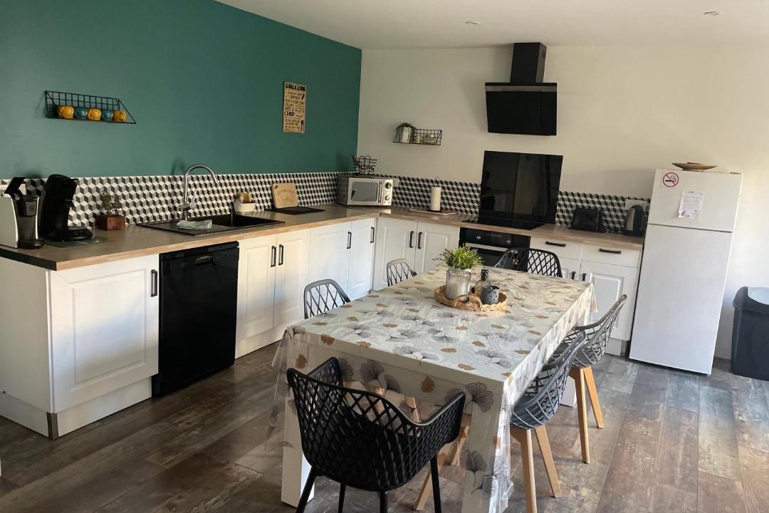 Photo of Kitchen in Saint-Meme-les-Carrieres