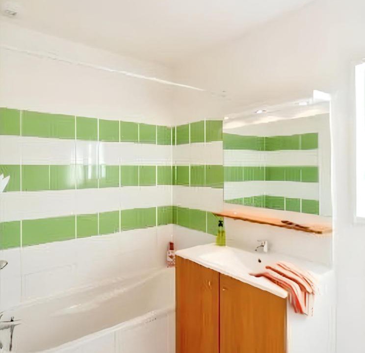 Photo of Bathroom in Parentis-en-Born