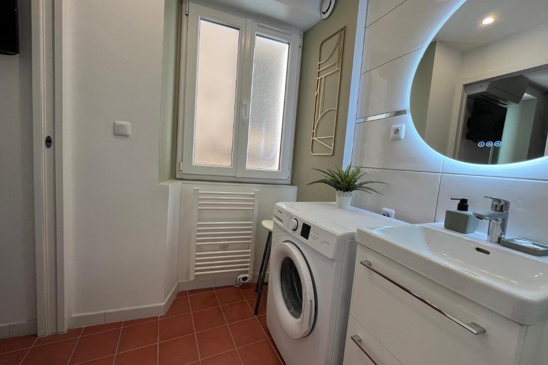 Photo of Bathroom in Aubagne