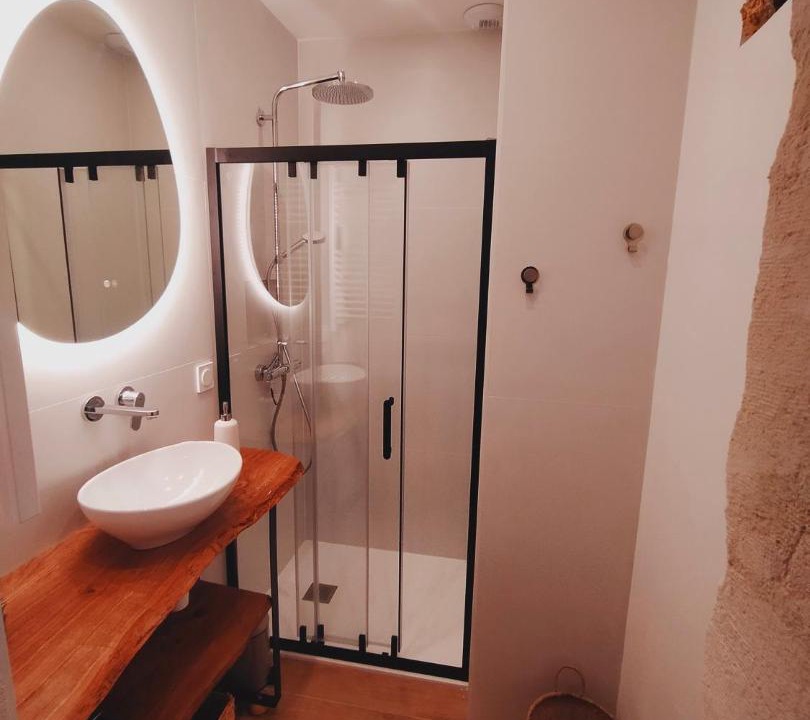 Photo of Bathroom in Galgon